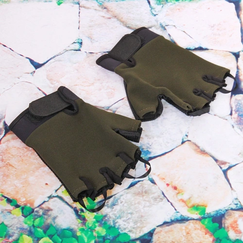 Перчатки туристические зеленые без пальцев KF37_5